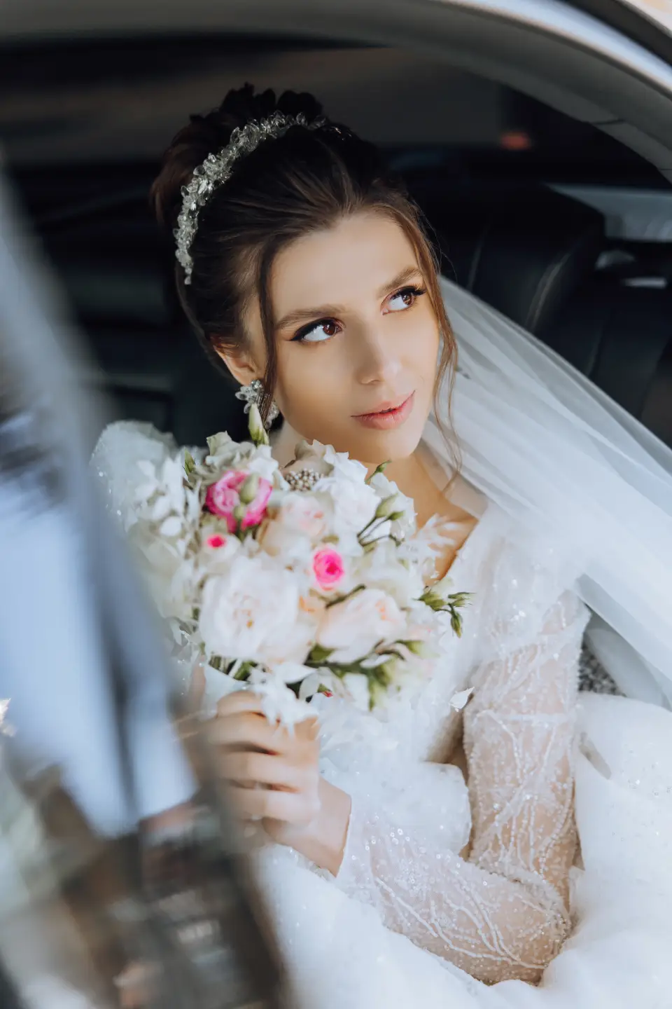 premium Wedding Limo Service Miami for Elegant and Timeless Celebrations